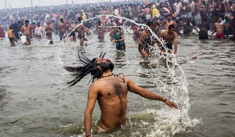 The First Shahi Snan Of Kumbh 2019!!