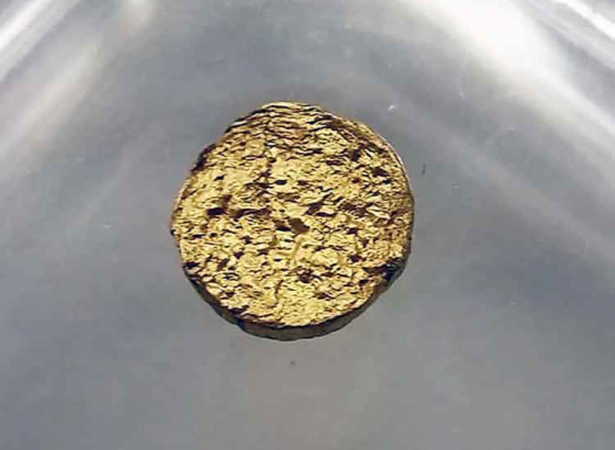 Scientists create super-lightweight gold nugget