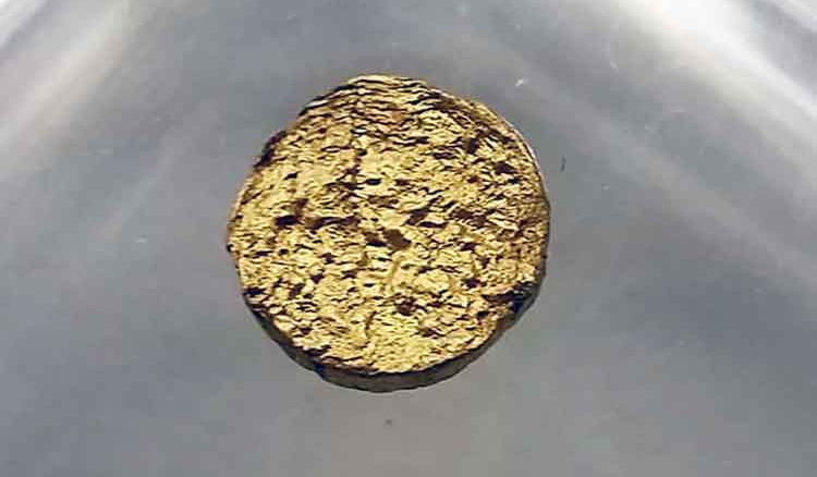 Scientists create super-lightweight gold nugget