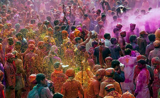 holi-5